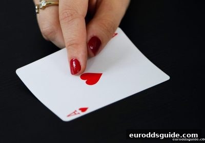 欧赔洞察：棋牌对局中入金与报牌的心理解码术